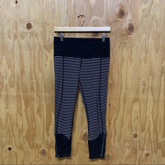Lululemon Black White Stripe Rouged Capri Leggings - Picture 2 of 9